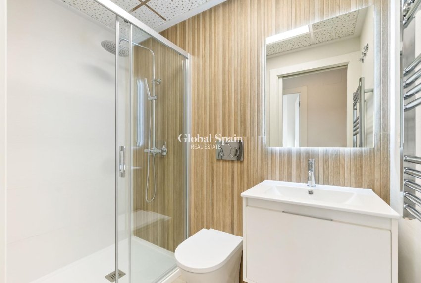 Revente - APPARTEMENT -
TORREVIEJA - Playa del Cura