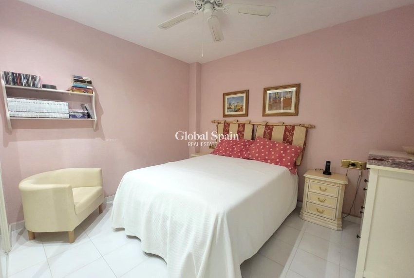 Revente - APPARTEMENT -
TORREVIEJA - Playa del Cura