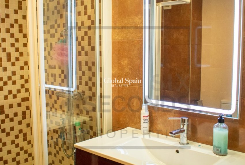 Revente - APPARTEMENT -
TORREVIEJA - Playa del Cura