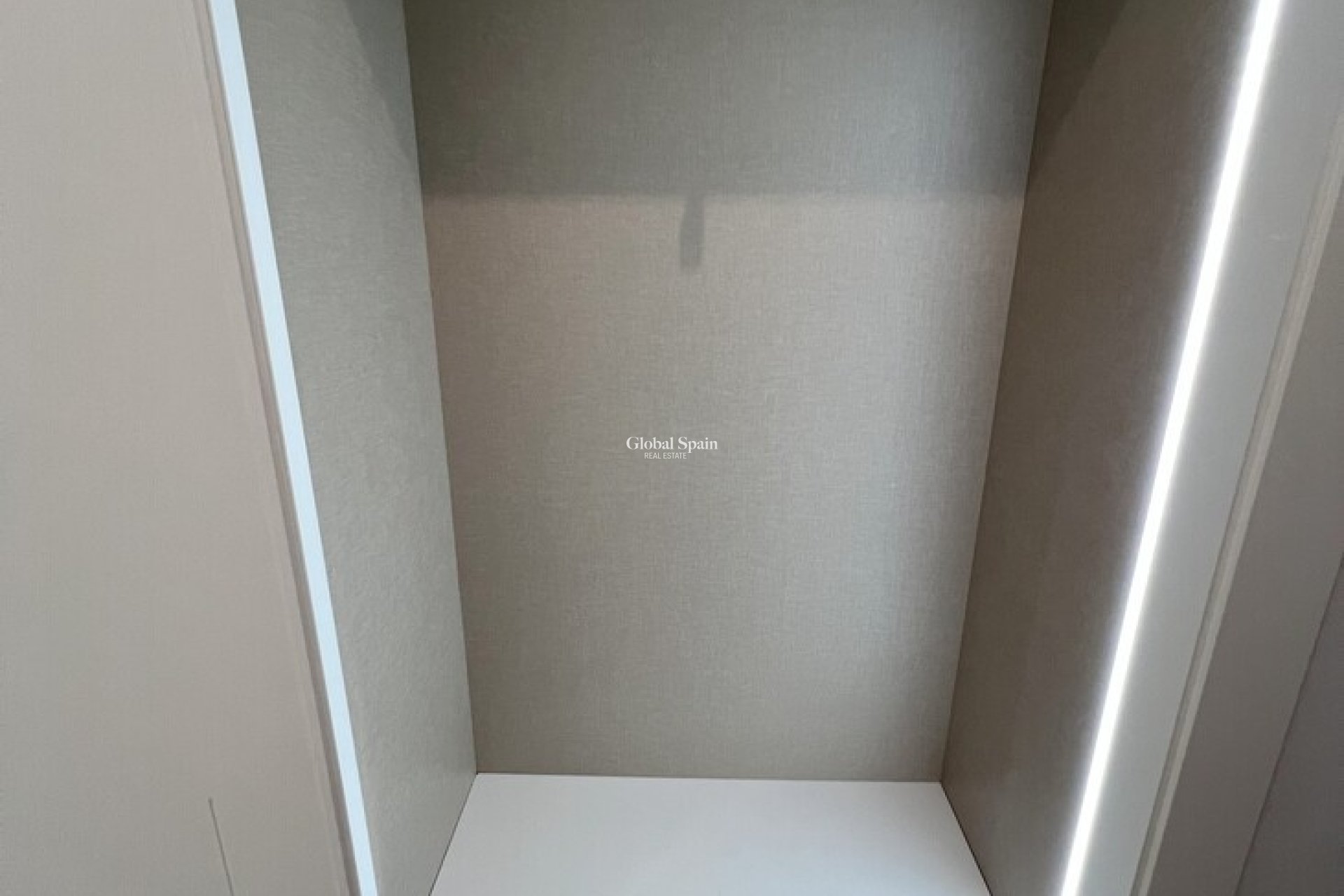 Revente - APPARTEMENT -
TORREVIEJA - Playa del Cura