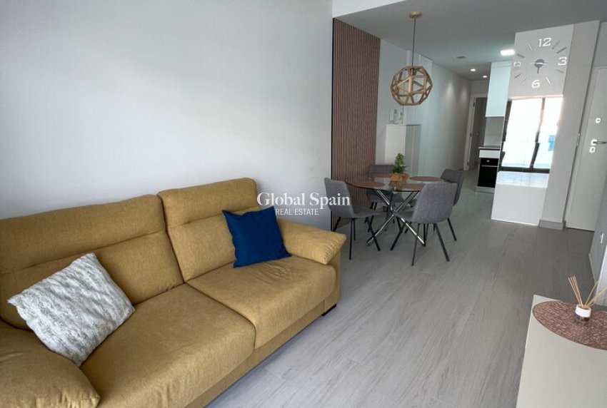 Revente - APPARTEMENT -
TORREVIEJA - Playa del Cura