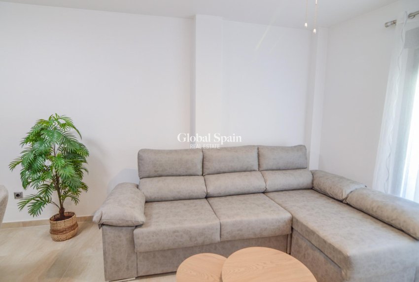 Revente - APPARTEMENT -
TORREVIEJA - Playa del Cura