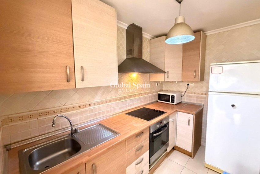 Revente - APPARTEMENT -
TORREVIEJA - Playa del Cura