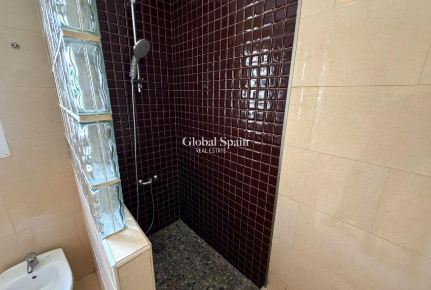 Revente - APPARTEMENT -
TORREVIEJA - Playa del Cura