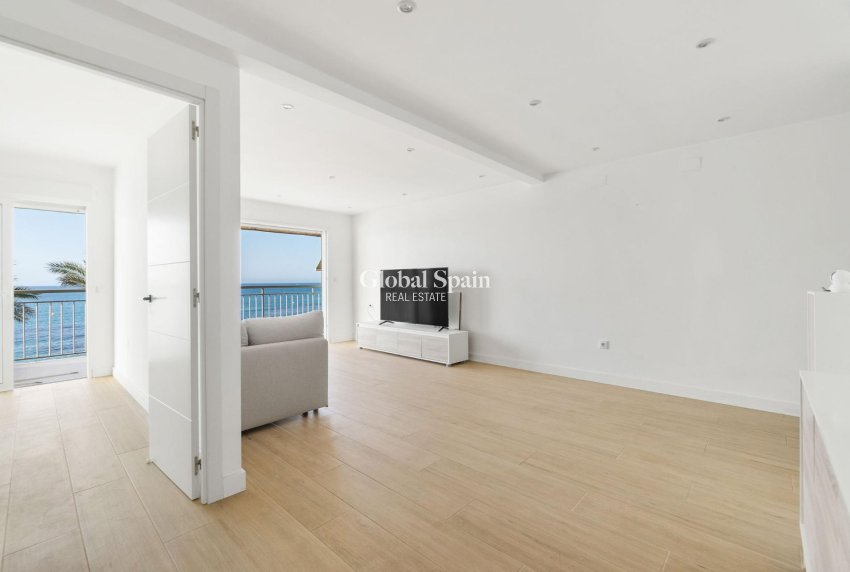 Revente - APPARTEMENT -
TORREVIEJA - Playa del Cura