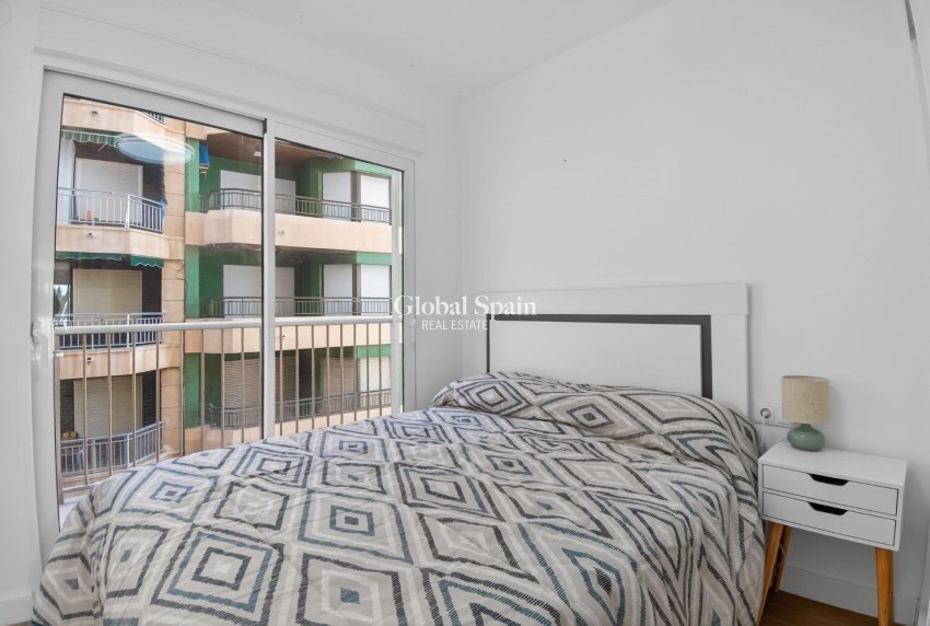 Revente - APPARTEMENT -
TORREVIEJA - Playa del Cura