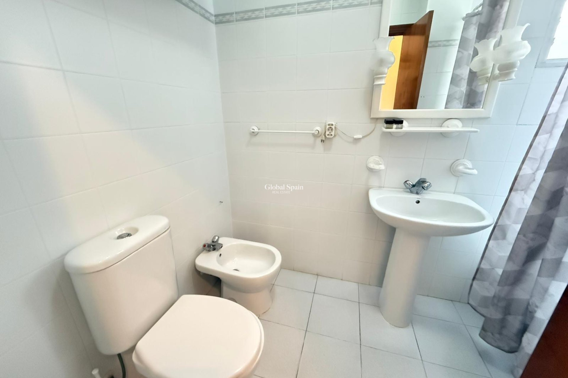 Revente - APPARTEMENT -
TORREVIEJA - Playa del Cura