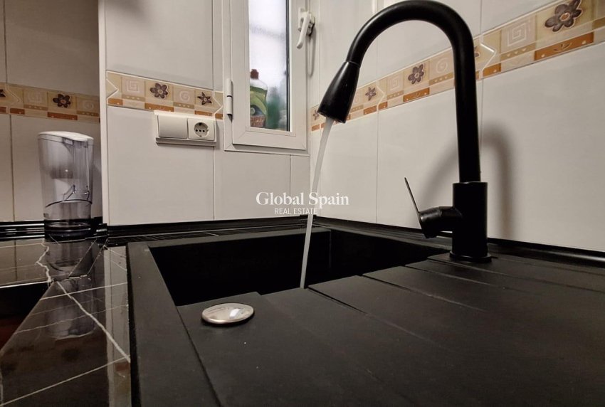 Revente - APPARTEMENT -
TORREVIEJA - Playa del Cura