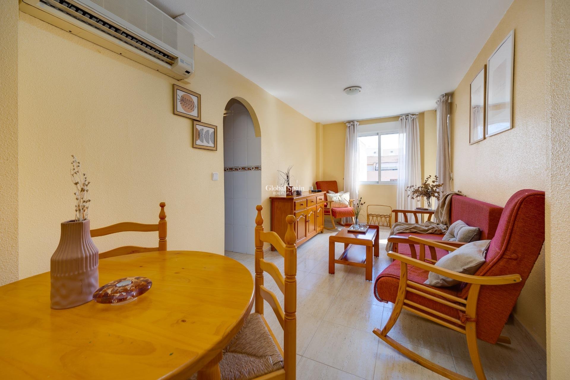 Revente - APPARTEMENT -
TORREVIEJA - Playa del Cura
