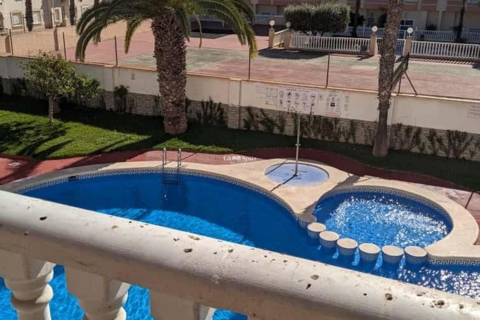 Revente - APPARTEMENT -
TORREVIEJA - Playa del Cura