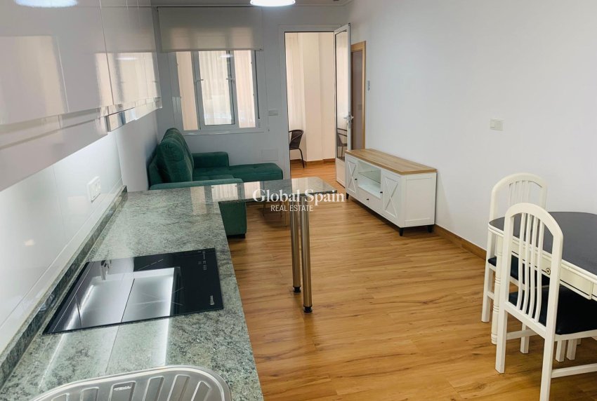 Revente - APPARTEMENT -
TORREVIEJA - Playa del Cura