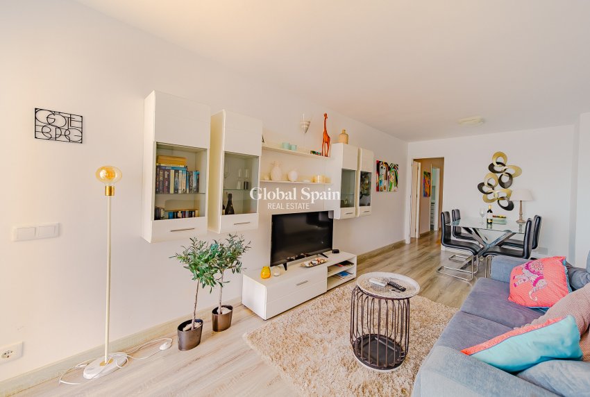 Revente - APPARTEMENT -
TORREVIEJA - Playa del cura