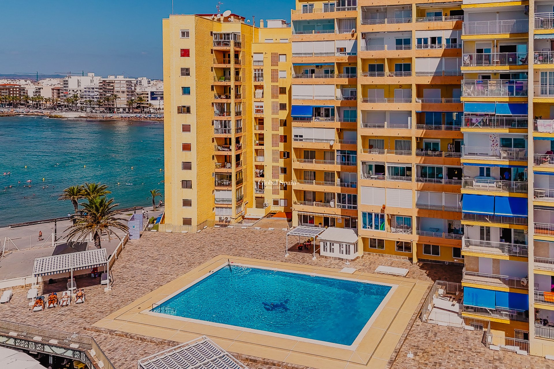 Revente - APPARTEMENT -
TORREVIEJA - Playa del cura