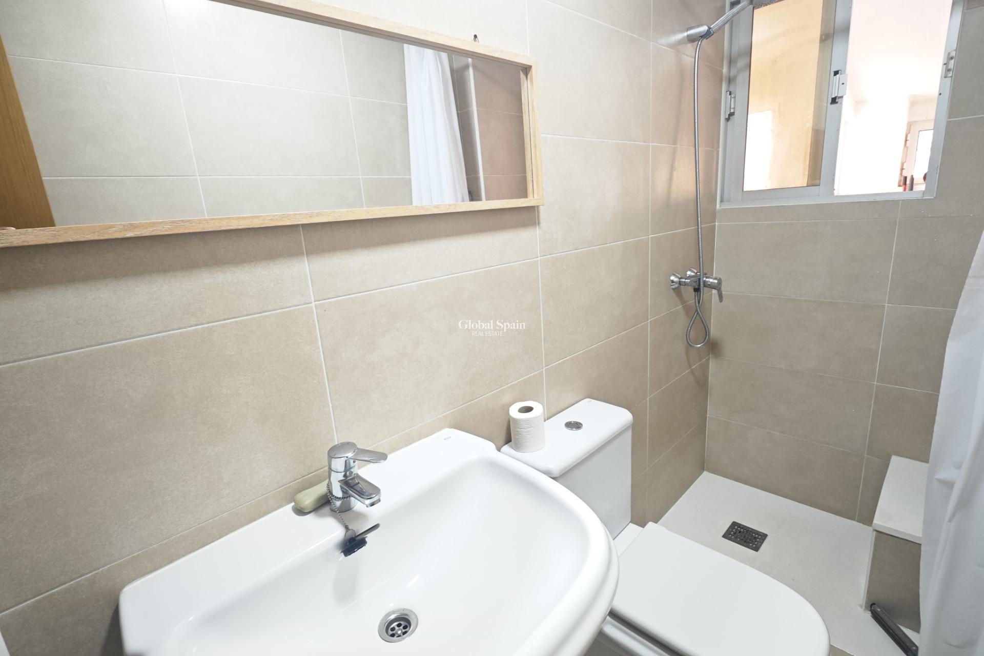 Revente - APPARTEMENT -
TORREVIEJA - Playa del Cura