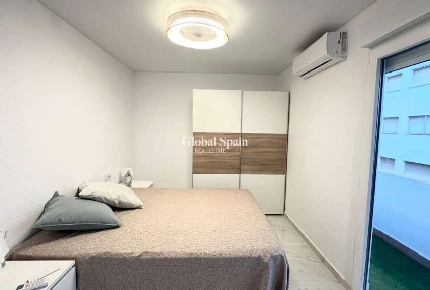 Revente - APPARTEMENT -
TORREVIEJA - Playa del Cura