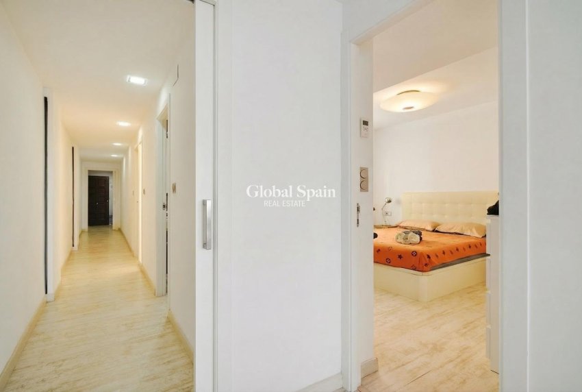 Revente - APPARTEMENT -
TORREVIEJA - Playa del Cura