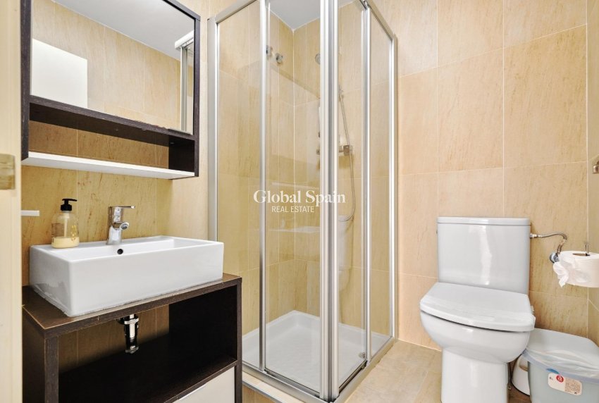 Revente - APPARTEMENT -
TORREVIEJA - Playa del Cura