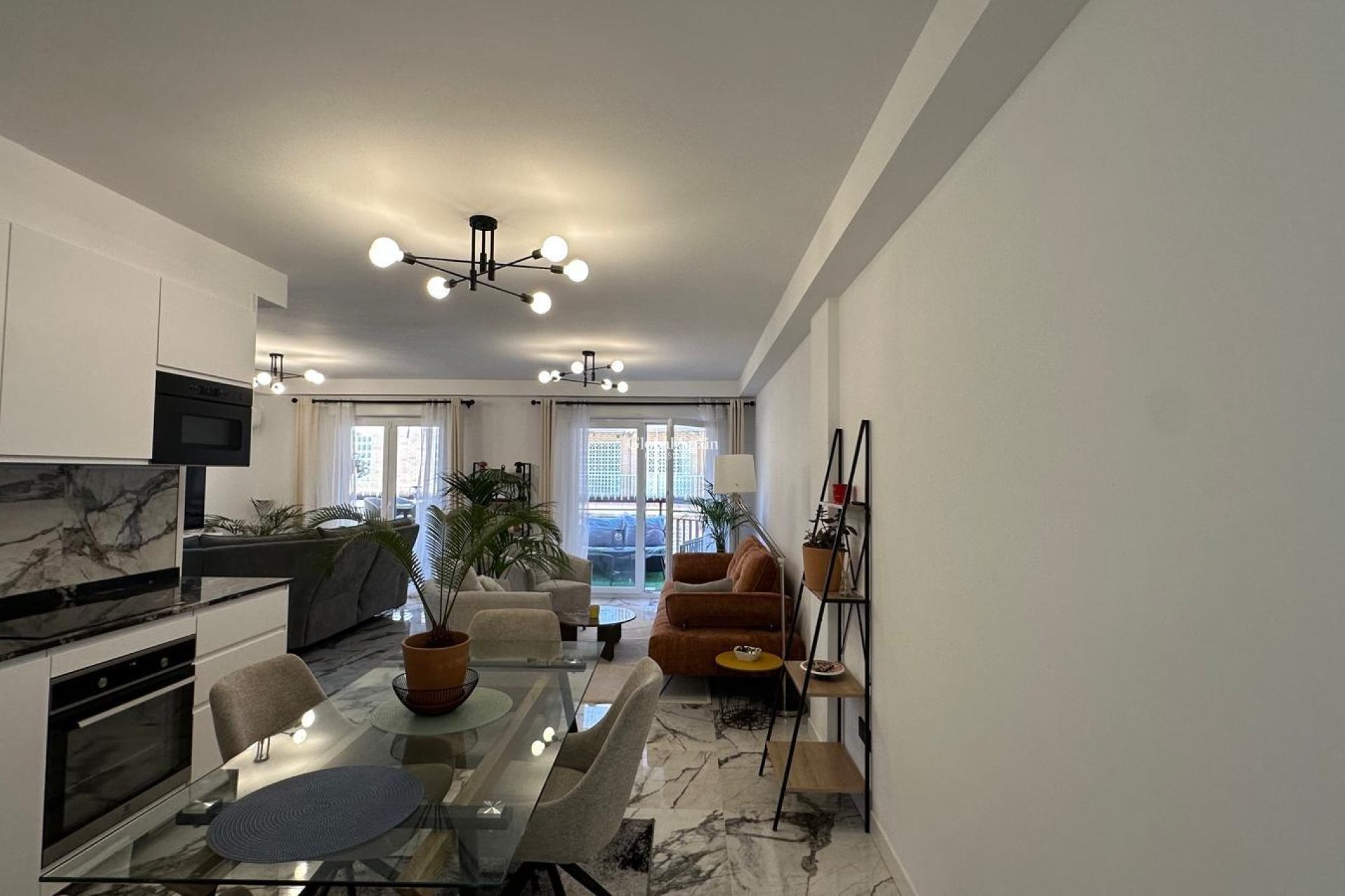 Revente - APPARTEMENT -
TORREVIEJA - Playa del Cura