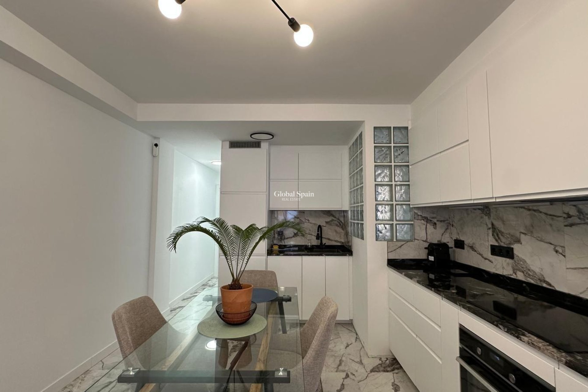 Revente - APPARTEMENT -
TORREVIEJA - Playa del Cura