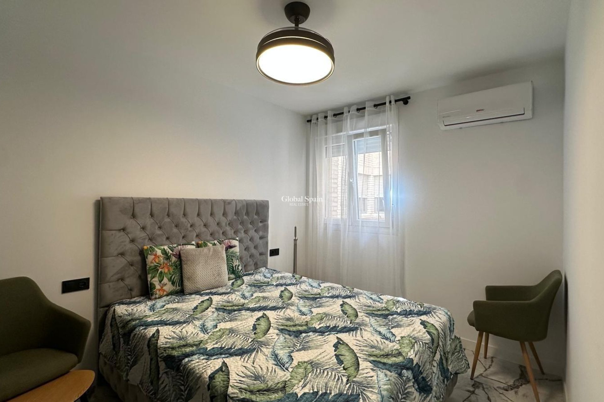Revente - APPARTEMENT -
TORREVIEJA - Playa del Cura