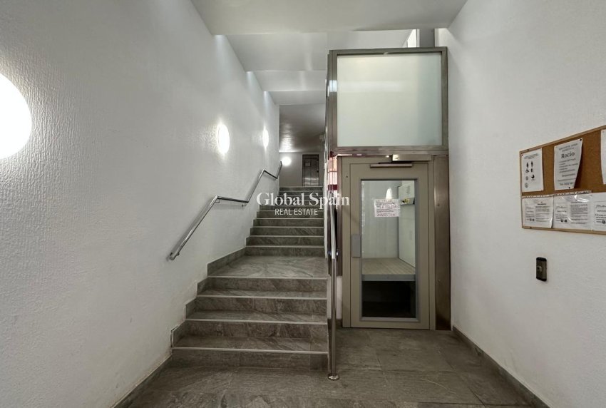 Revente - APPARTEMENT -
TORREVIEJA - Playa del Cura