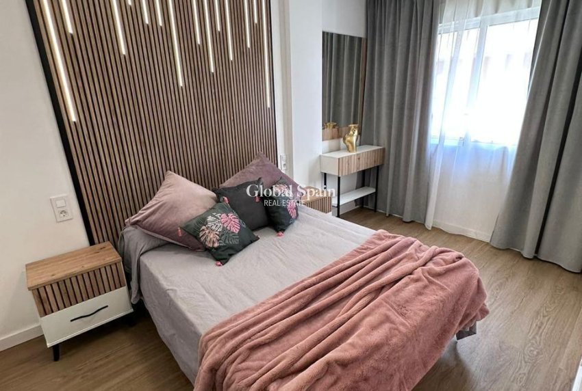 Revente - APPARTEMENT -
TORREVIEJA - Playa del Cura