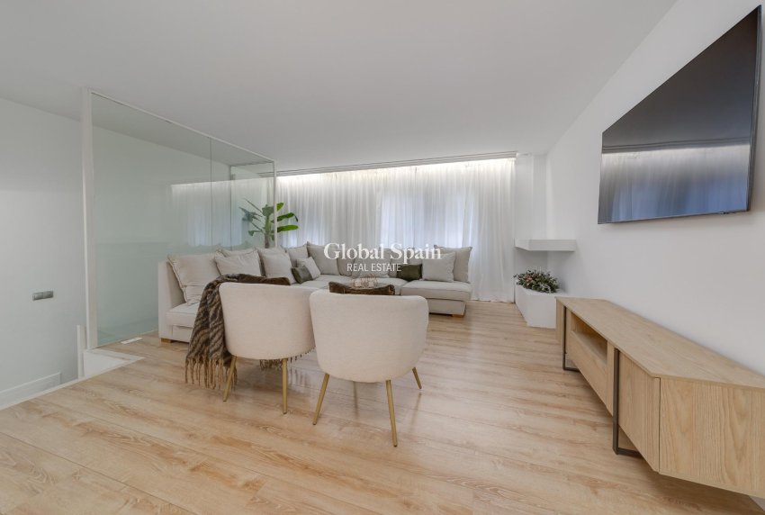 Revente - APPARTEMENT -
TORREVIEJA - Playa del Cura