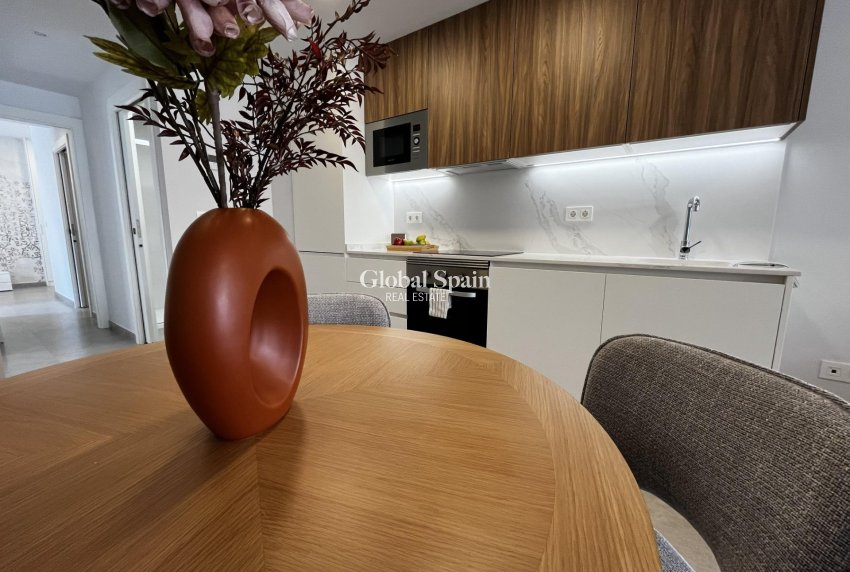 Revente - APPARTEMENT -
TORREVIEJA - Playa del Cura