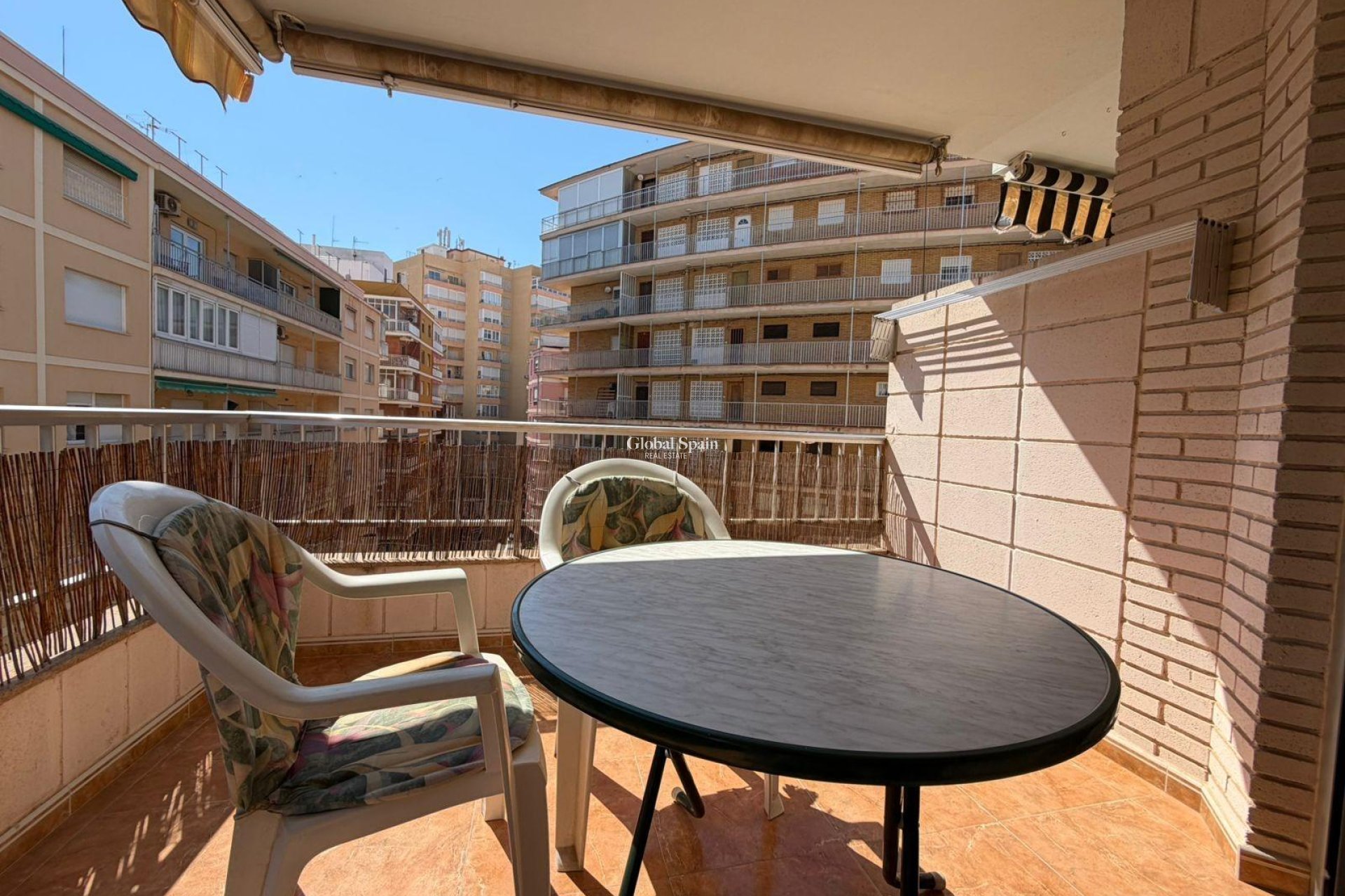 Revente - APPARTEMENT -
TORREVIEJA - Playa del Cura