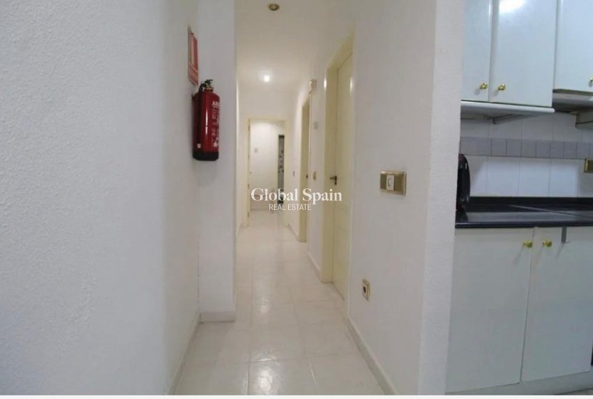 Revente - APPARTEMENT -
TORREVIEJA - Playa del Cura