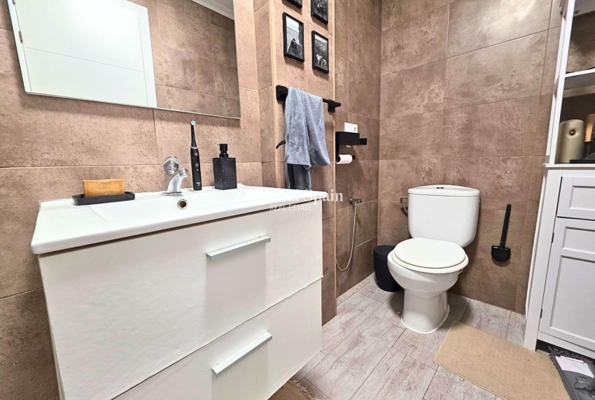 Revente - APPARTEMENT -
TORREVIEJA - Playa del Cura