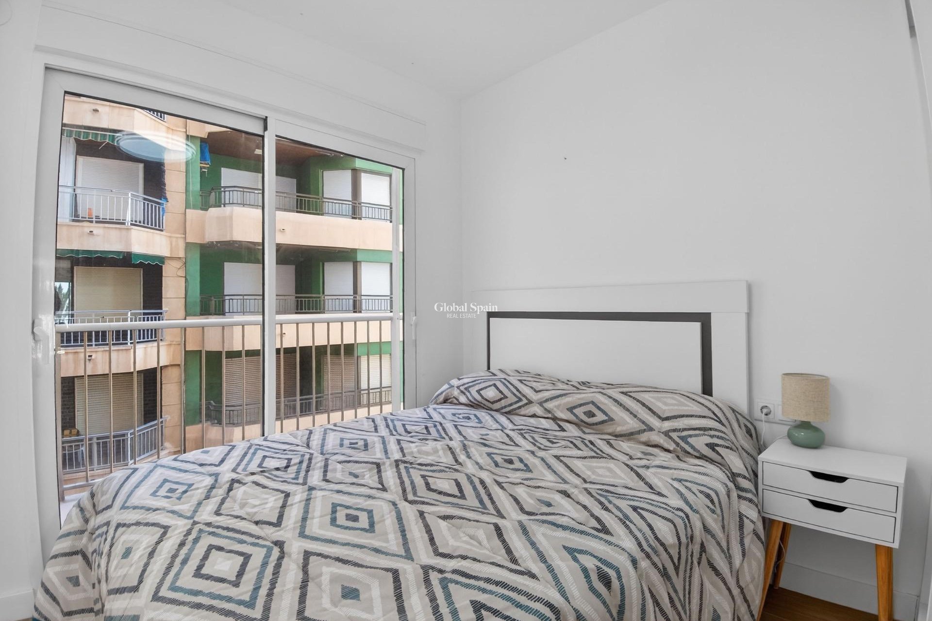 Revente - APPARTEMENT -
TORREVIEJA - Playa del Cura