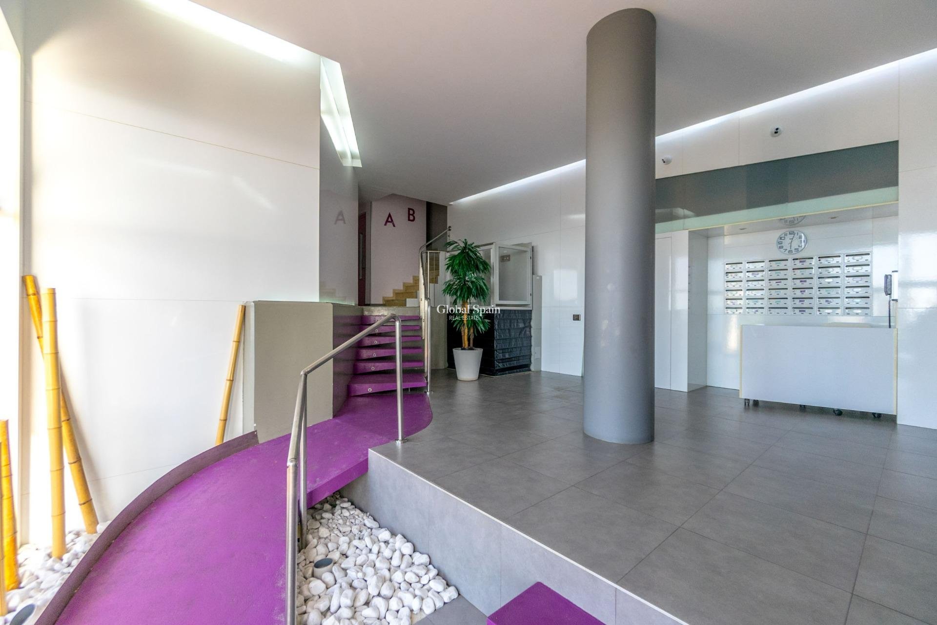 Revente - APPARTEMENT -
TORREVIEJA - Playa del Cura