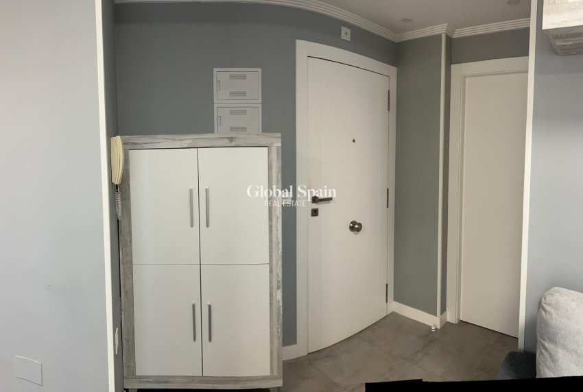 Revente - APPARTEMENT -
TORREVIEJA - Playa del Cura