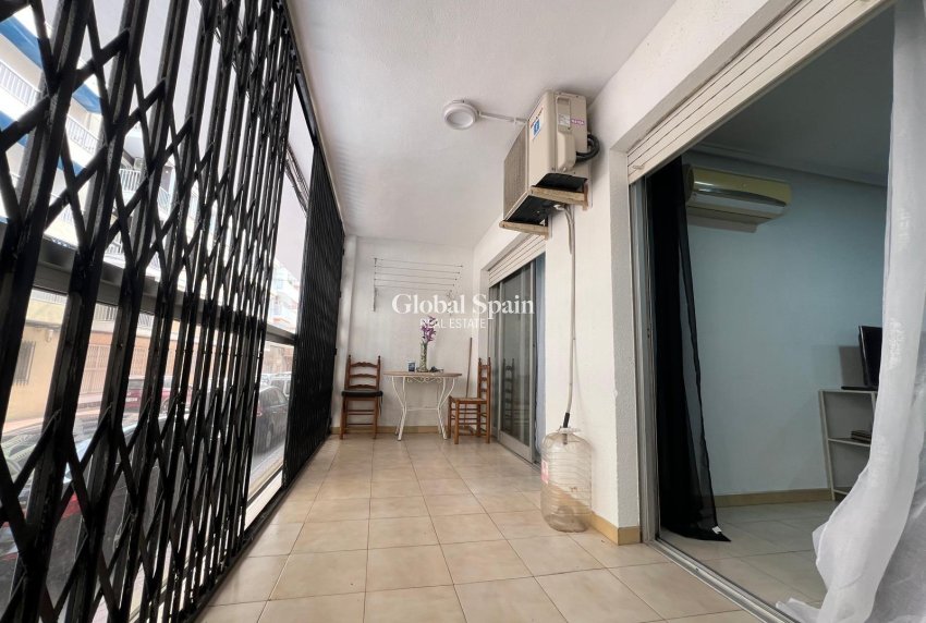 Revente - APPARTEMENT -
TORREVIEJA - Playa del Cura