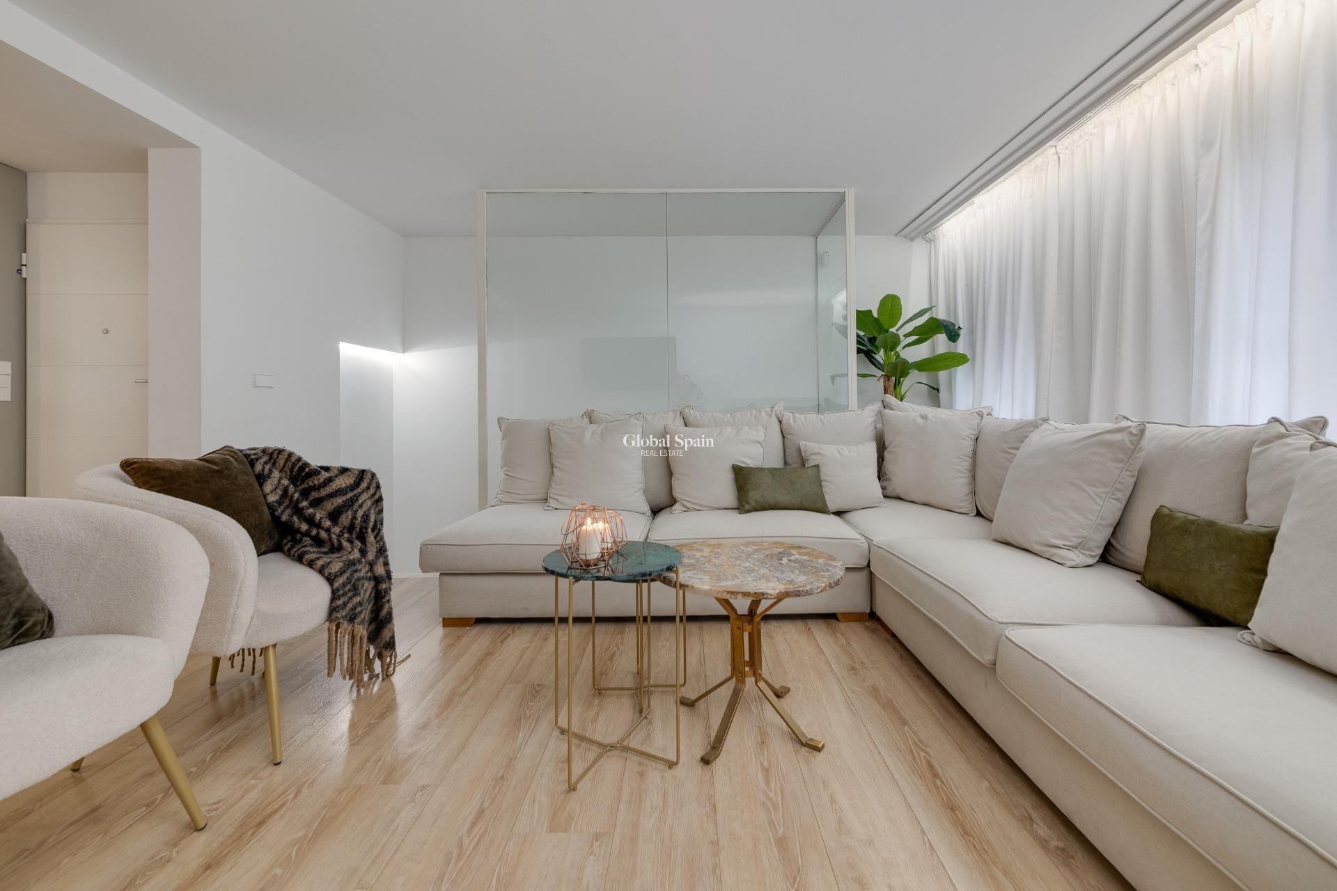 Revente - APPARTEMENT -
TORREVIEJA - Playa del Cura