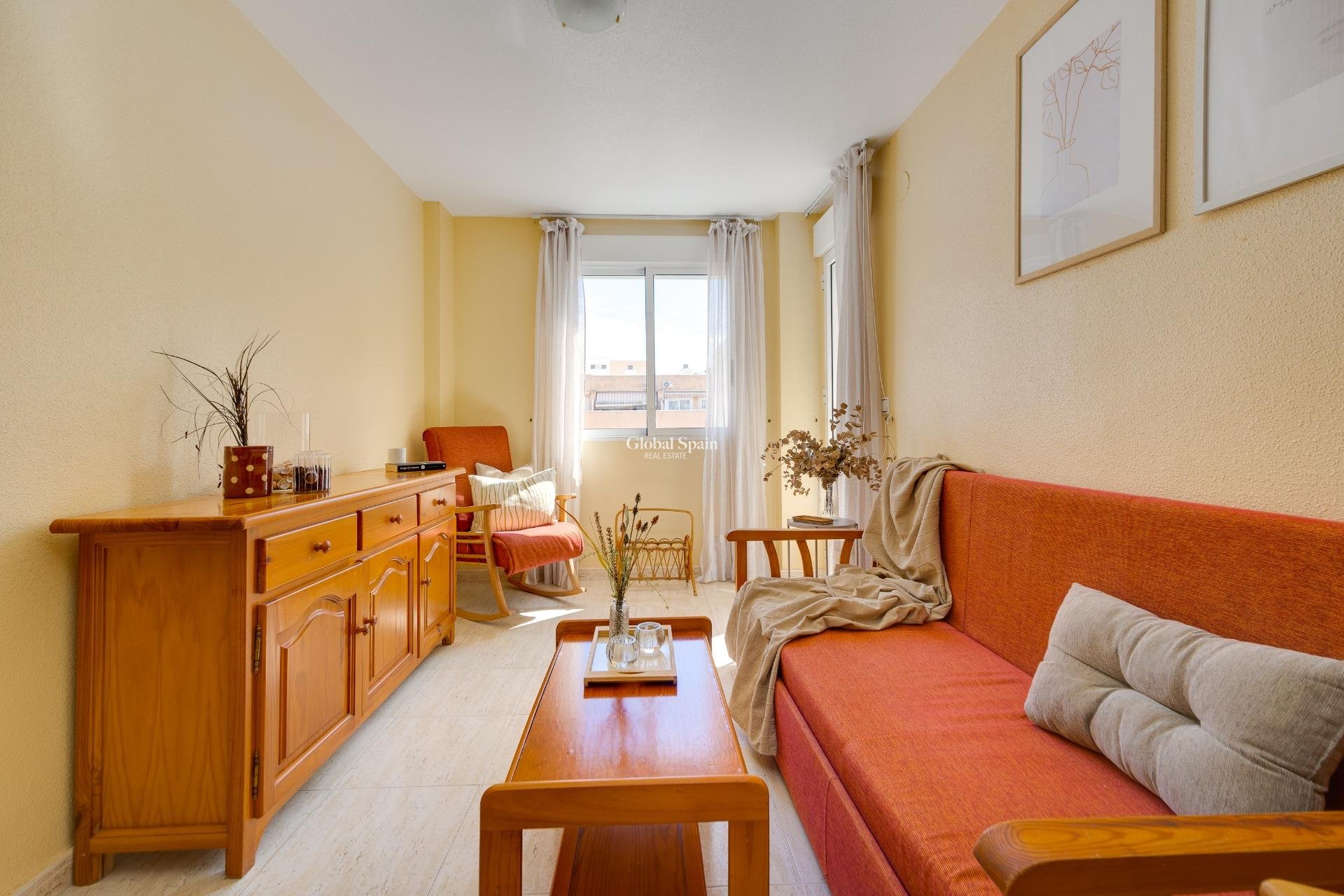 Revente - APPARTEMENT -
TORREVIEJA - Playa del Cura