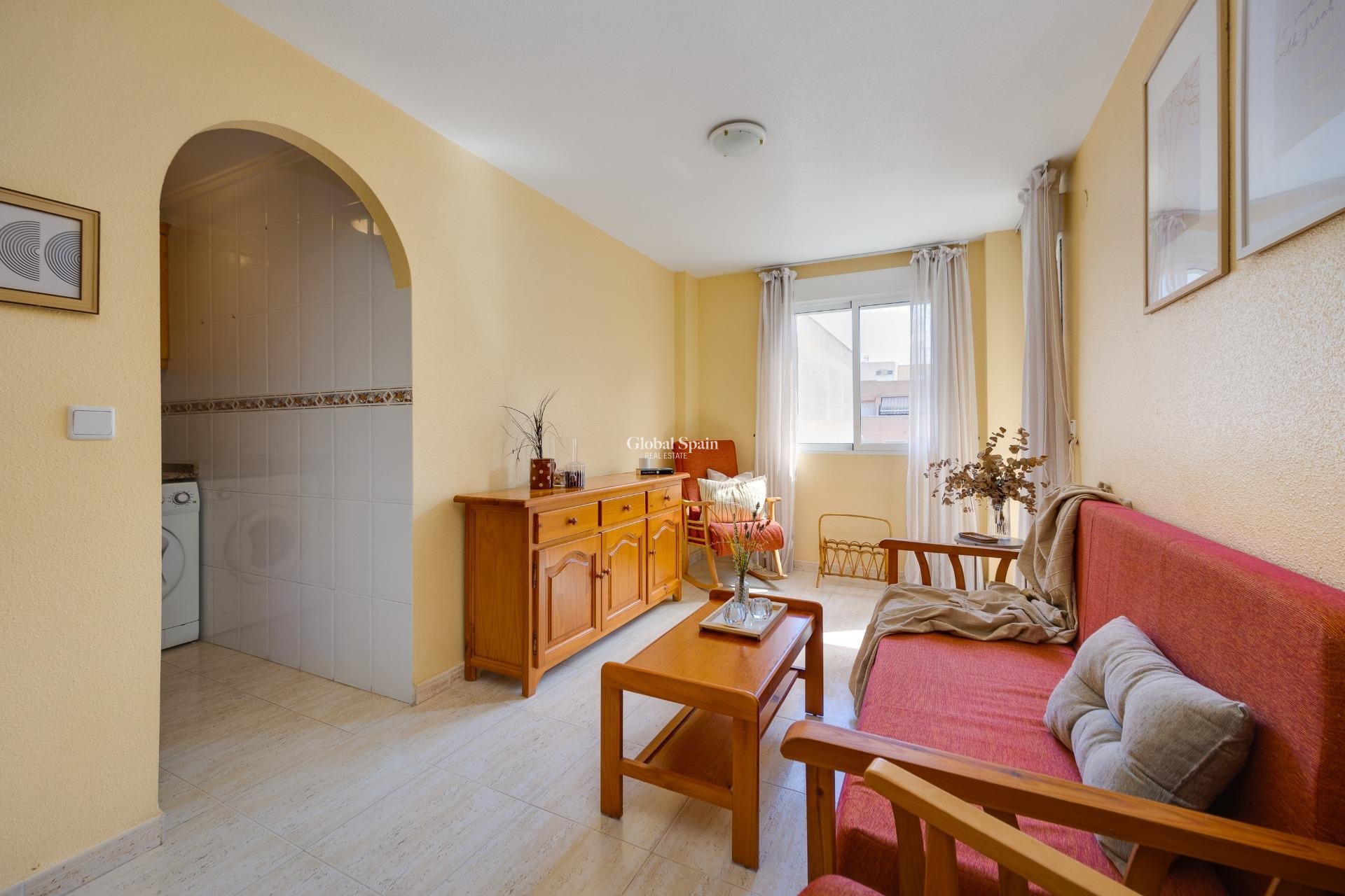 Revente - APPARTEMENT -
TORREVIEJA - Playa del Cura