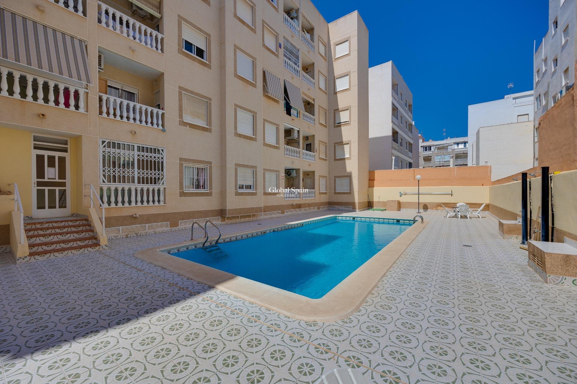 Revente - APPARTEMENT -
TORREVIEJA - Playa del Cura