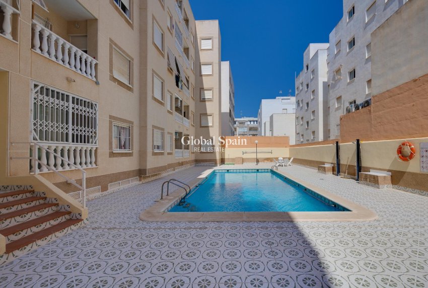 Revente - APPARTEMENT -
TORREVIEJA - Playa del Cura