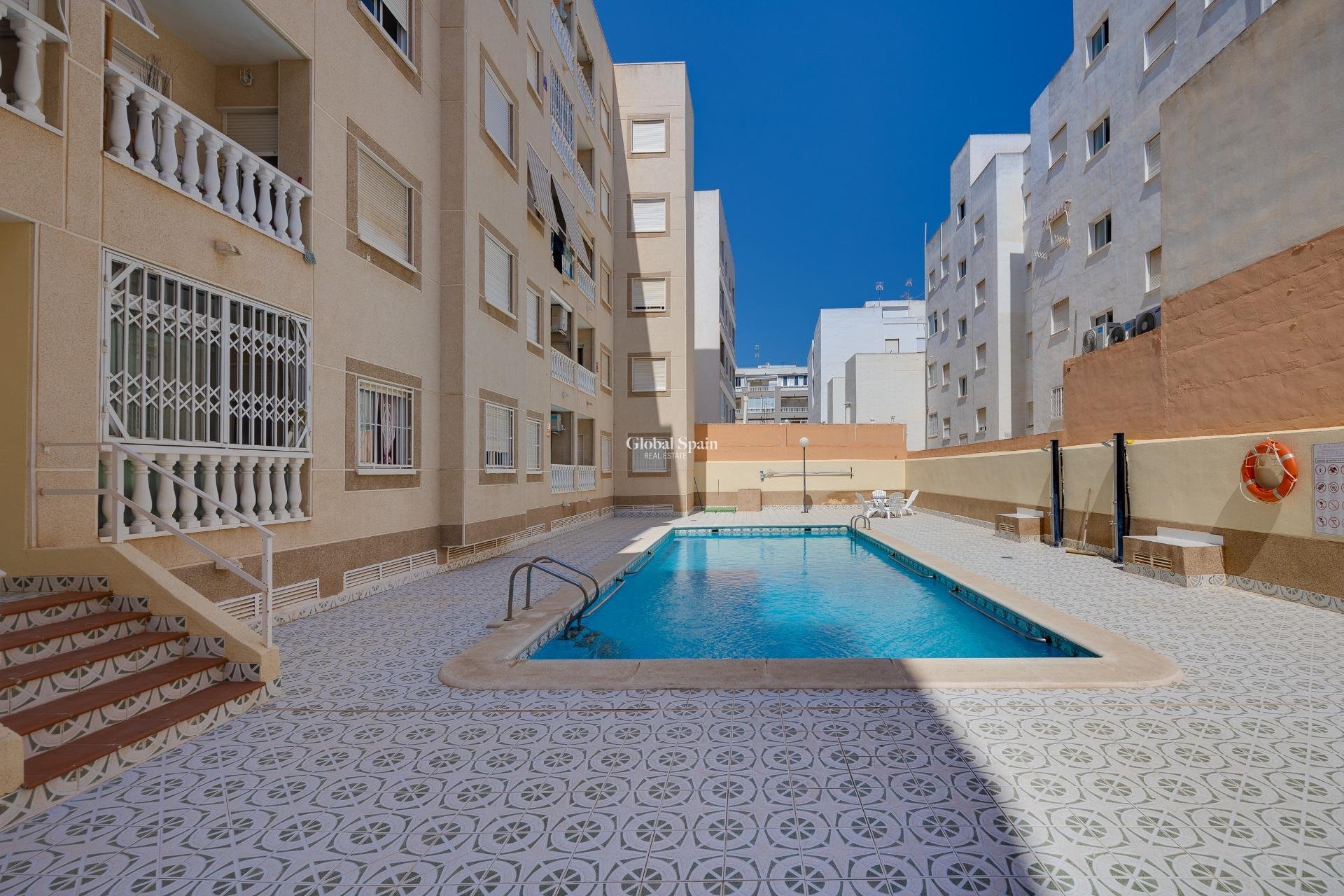 Revente - APPARTEMENT -
TORREVIEJA - Playa del Cura