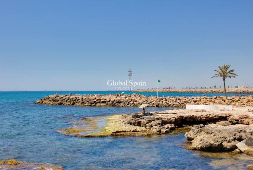 Revente - APPARTEMENT -
TORREVIEJA - Playa del Cura