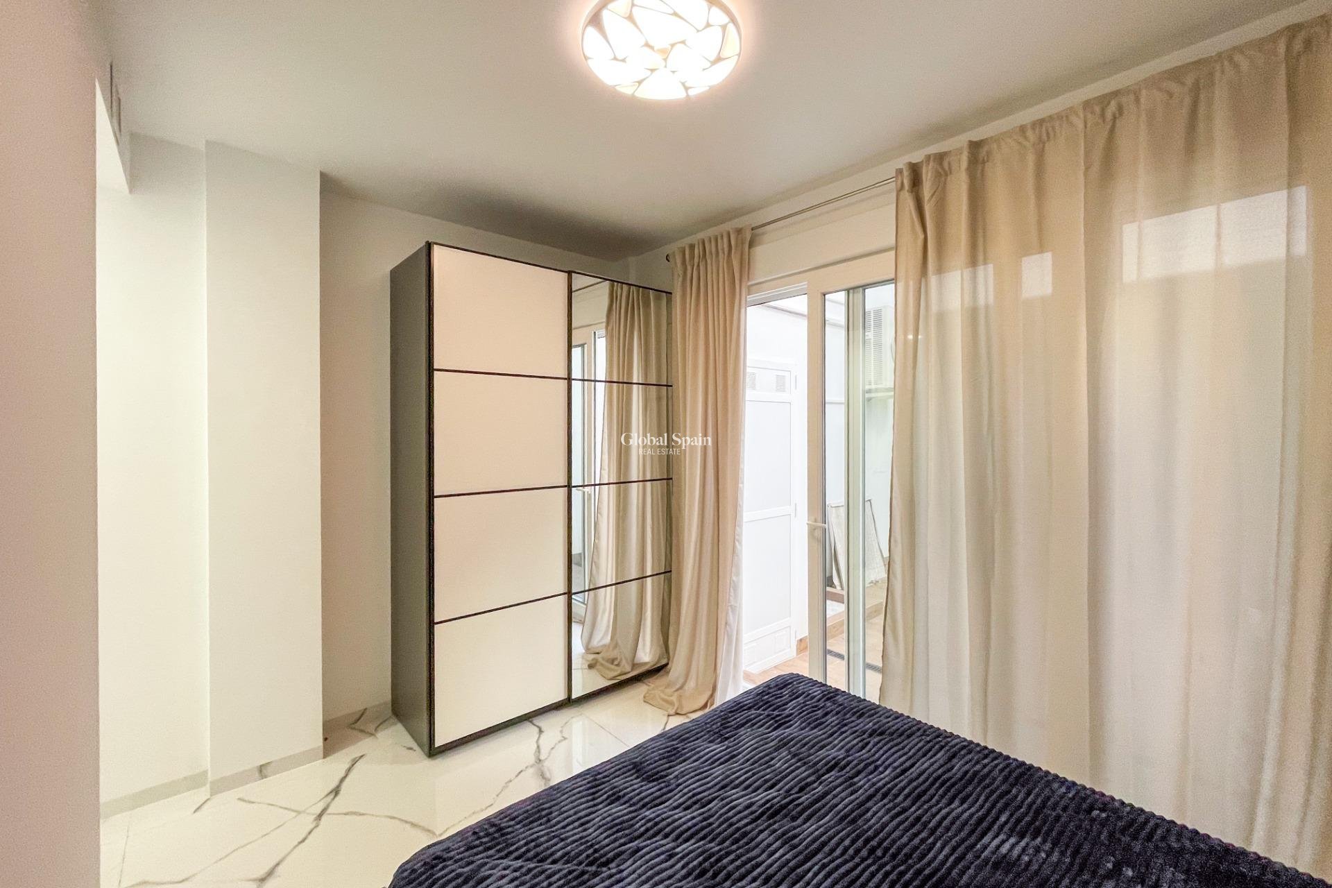 Revente - APPARTEMENT -
TORREVIEJA - Playa del Cura
