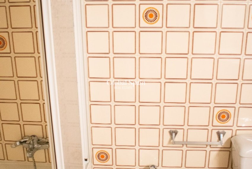 Revente - APPARTEMENT -
TORREVIEJA - Playa del Cura