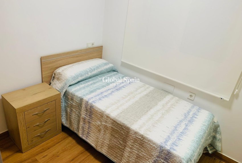 Revente - APPARTEMENT -
TORREVIEJA - Playa del Cura