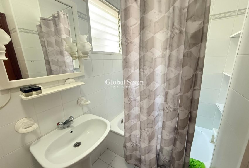Revente - APPARTEMENT -
TORREVIEJA - Playa del Cura