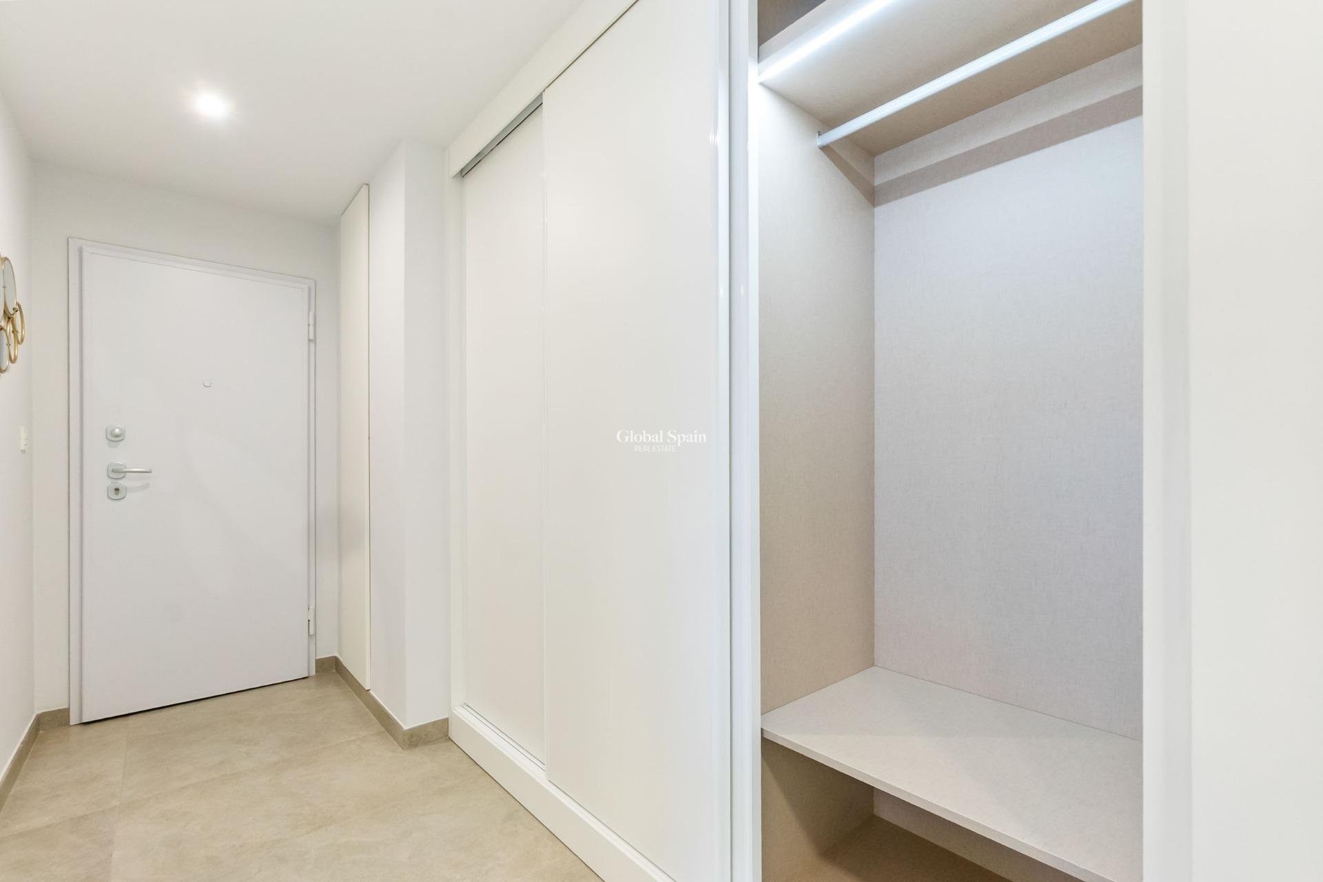 Revente - APPARTEMENT -
TORREVIEJA - Playa del Cura