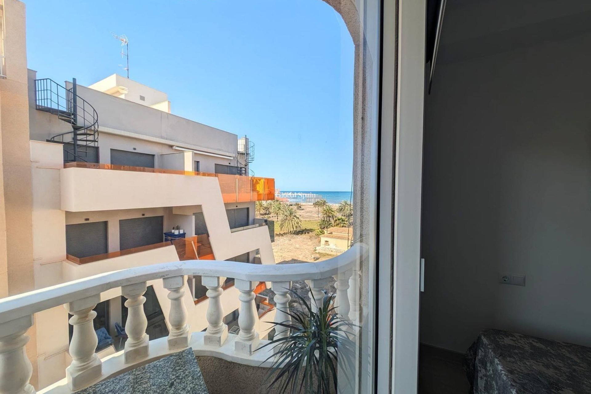 Revente - APPARTEMENT -
TORREVIEJA - Playa del Cura