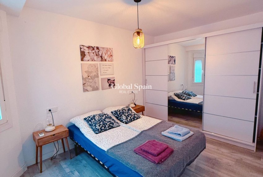 Revente - APPARTEMENT -
TORREVIEJA - Playa del Cura