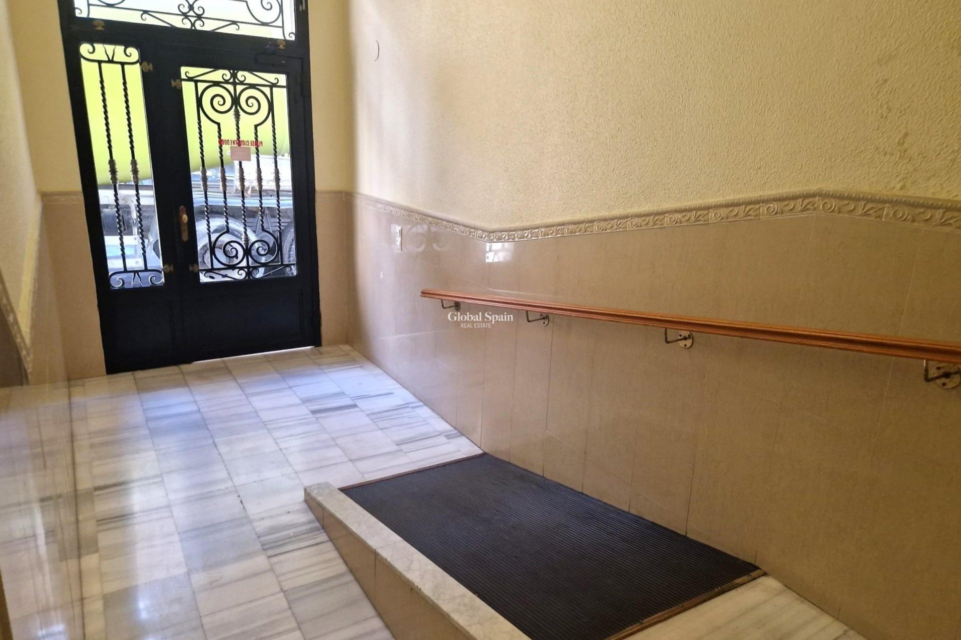 Revente - APPARTEMENT -
TORREVIEJA - Playa del Cura